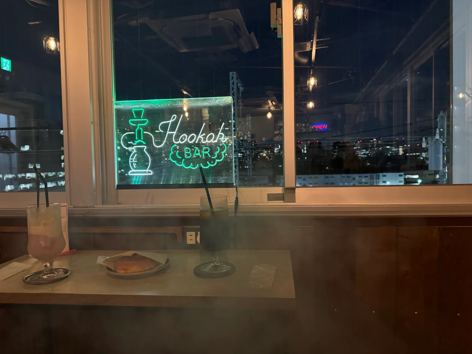 Coffee&Shisha Bar Sillage 大井町 (コーヒー&シーシャ バー シアージュ) · 4
