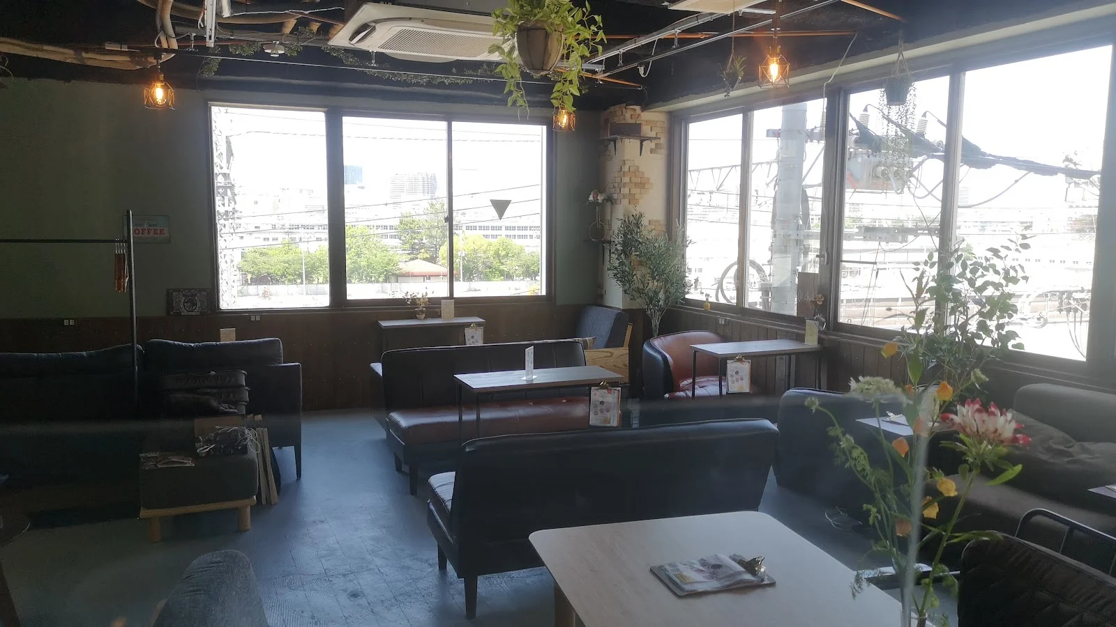 Coffee&Shisha Bar Sillage 大井町 (コーヒー&シーシャ バー シアージュ) · 2